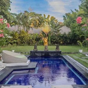 https://villa-arev.hotelsseminyak.net