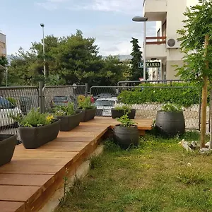 https://studio-apartman-san.splithotels.org